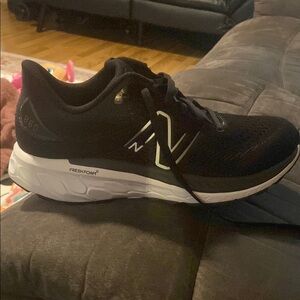 New Balance Men's Black and White Running Shoes